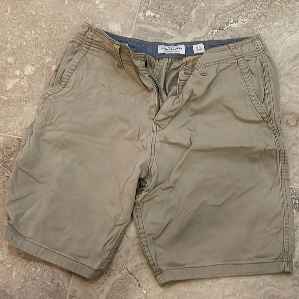 Lucky brand khaki shorts 33 stretch
